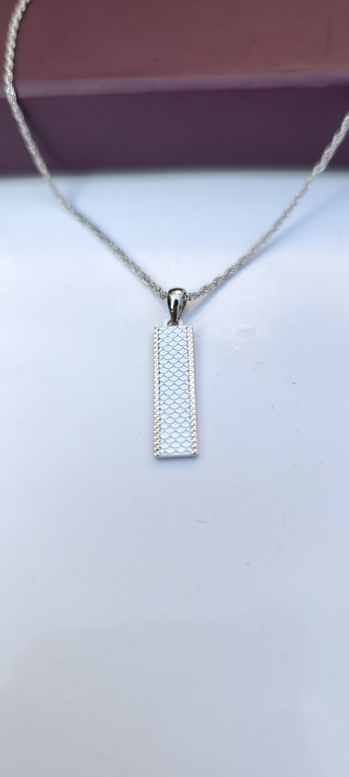 Argent Grid Pendant Necklace